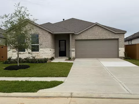 9219 Alaska Shores Dr, Baytown, TX 77521