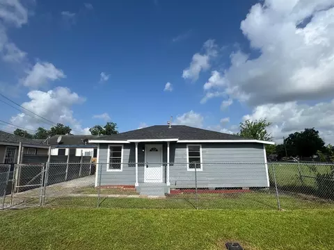 1013 E 40th St, Houston, TX 77022