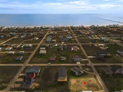 508 Texas St, Surfside Beach, TX 77541