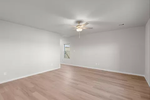 Living - 2910 Wind Cave Ln, Rosharon, TX 77583 photo 3 of 3