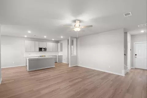 Living - 2910 Wind Cave Ln, Rosharon, TX 77583 photo 2 of 3