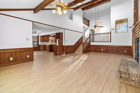 Living - 554 Harbor Dr, Onalaska, TX 77360 photo 5 of 8