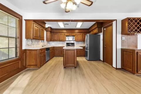 Kitchen - 554 Harbor Dr, Onalaska, TX 77360 photo 1 of 4