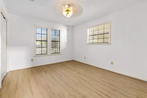 Bedroom - 554 Harbor Dr, Onalaska, TX 77360 photo 1 of 3