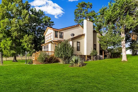 Exterior - 554 Harbor Dr, Onalaska, TX 77360 photo 8 of 12