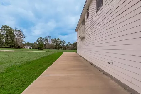 Exterior - 97 Oakridge S, Trinity, TX 75862 photo 8 of 10