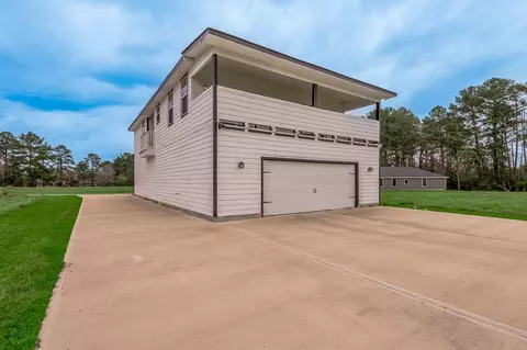 Exterior - 97 Oakridge S, Trinity, TX 75862 photo 6 of 10
