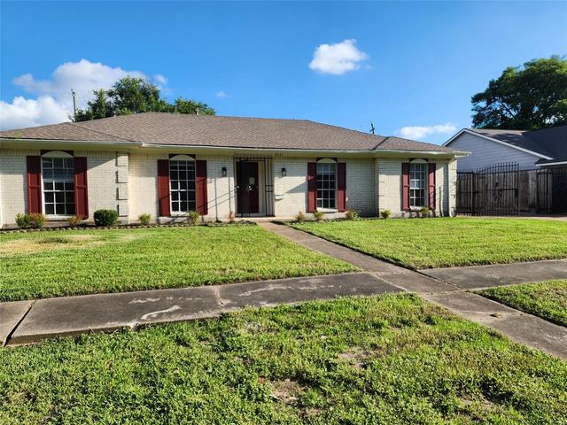 8531 Hiawatha Dr, Houston, TX 77036