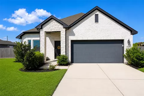 11206 Youngquist Dr, Mont Belvieu, TX 77535