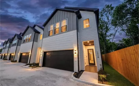 2428 Harrington St, Houston, TX 77026