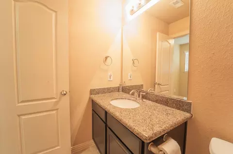 Bath - 7218 Kerrigan Ct, Spring, TX 77379 photo 5 of 8