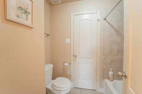 Bath - 7218 Kerrigan Ct, Spring, TX 77379 photo 7 of 8