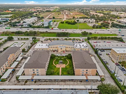 6611 W Sam Houston Pkwy S #1E, Houston, TX 77072