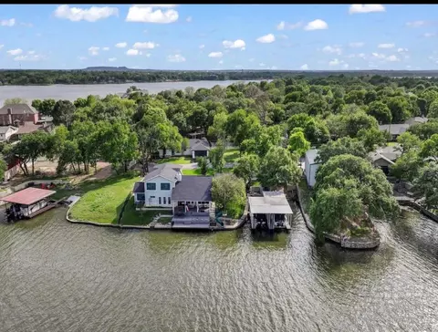 608 Casas Del Norte Ct, Granbury, TX 76049