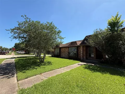 9503 Homeland Dr, Houston, TX 77083