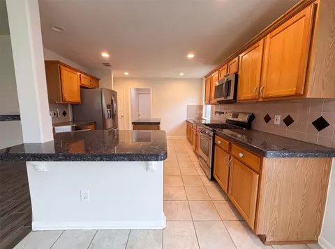Kitchen - 2127 Hannover Way, Spring, TX 77388 photo 2 of 3