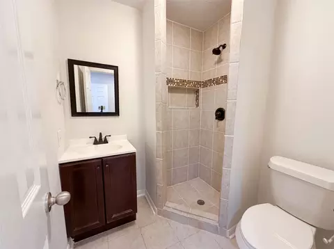 Bath - 2127 Hannover Way, Spring, TX 77388 photo 4 of 4