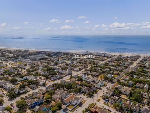 1821 Avenue M 12, Galveston, TX 77550