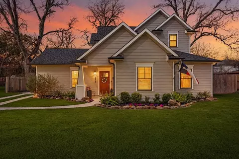 216 W 30th St, Houston, TX 77018