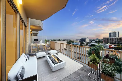 2016 Main St #622, Houston, TX 77002