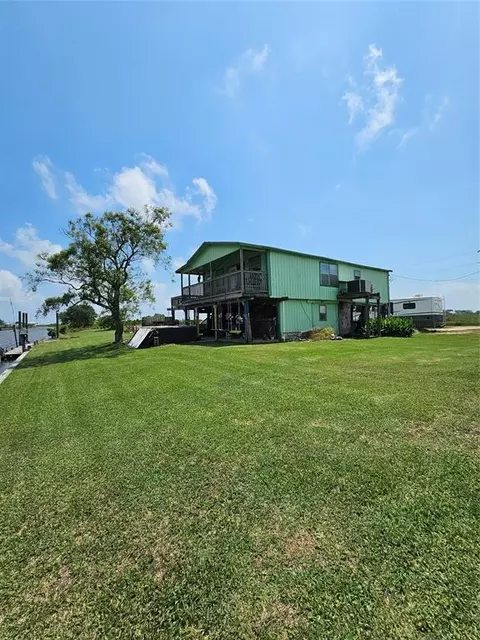 14545 Mariner St, Sargent, TX 77414