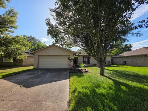 16722 Ribbonridge Dr, Sugar Land, TX 77498