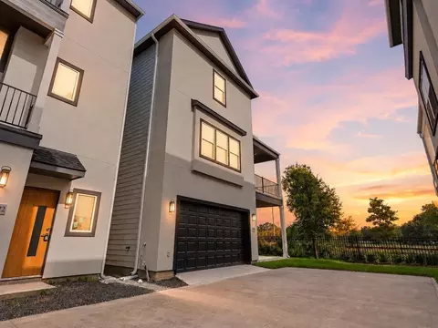 1420 W 34th 12 St, Houston, TX 77018