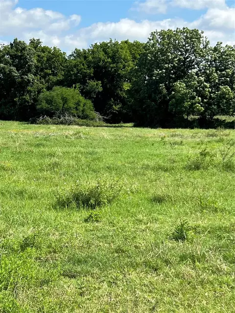 399 Prune Rd, La Grange, TX 78945