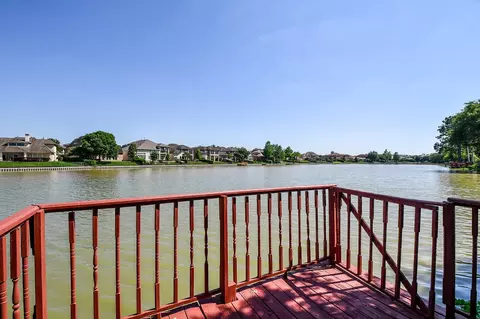 410 Kingfisher Dr, Sugar Land, TX 77478
