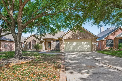 10834 White Oak Trace Ct, Cypress, TX 77429