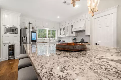 Kitchen - 36 Wind River Dr, Conroe, TX 77384 photo 4 of 4