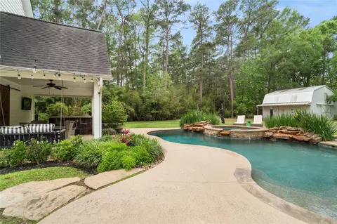 Exterior - 36 Wind River Dr, Conroe, TX 77384 photo 9 of 10