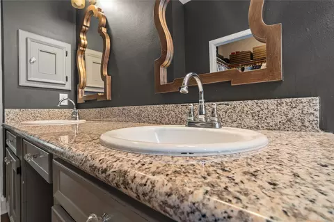 Bath - 36 Wind River Dr, Conroe, TX 77384 photo 5 of 6