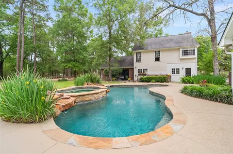 Exterior - 36 Wind River Dr, Conroe, TX 77384 photo 6 of 10
