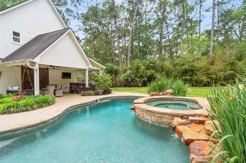 Exterior - 36 Wind River Dr, Conroe, TX 77384 photo 7 of 10