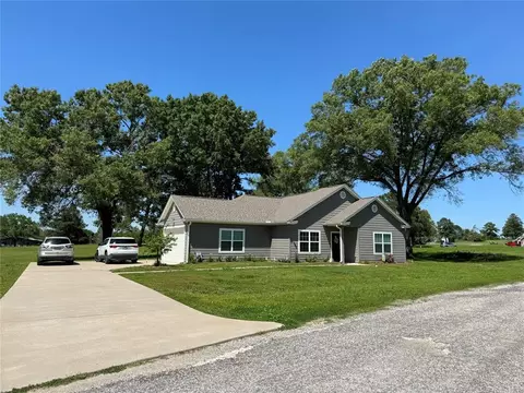 128 Meadowview Dr, Trinity, TX 75862 photo 1