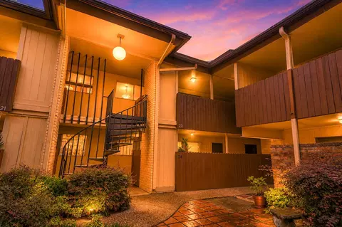 7714 Renwick Dr #23, Houston, TX 77081
