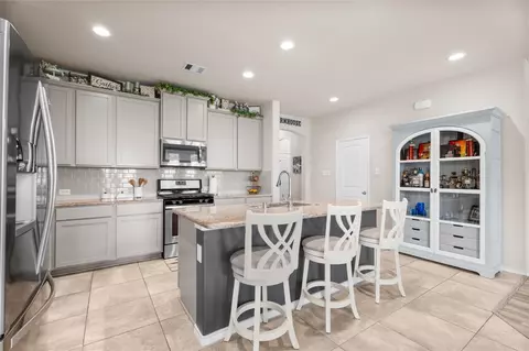 Kitchen - 29511 Water Willow Trace Dr, Spring, TX 77386 photo 2 of 3