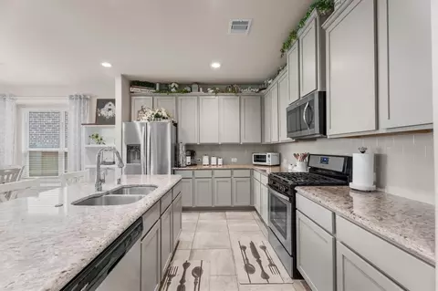 Kitchen - 29511 Water Willow Trace Dr, Spring, TX 77386 photo 3 of 3