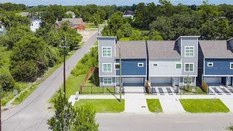 6017 Beall St, Houston, TX 77091