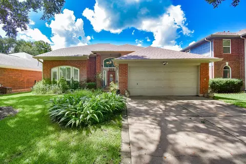 222 High Meadows Dr, Sugar Land, TX 77479