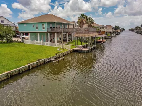 712 Marlin, Hitchcock, TX 77563