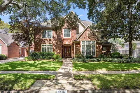 4447 Balboa Dr, Sugar Land, TX 77479