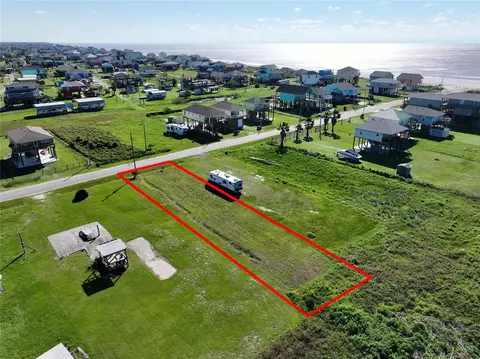 877 S Monkhouse Dr, Crystal Beach, TX 77650