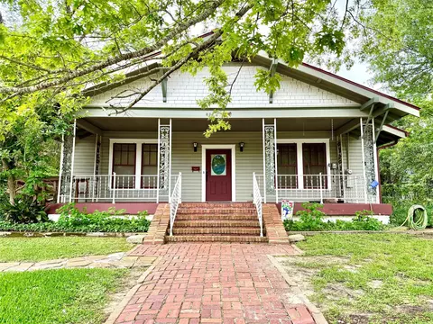 607 W Fox St, Caldwell, TX 77836