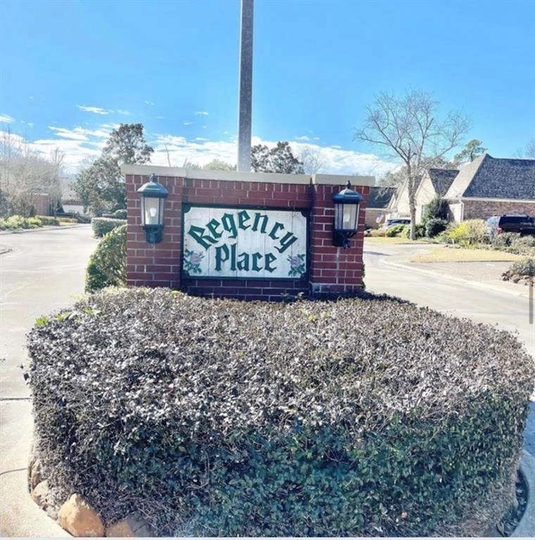 6 Regency Pl  