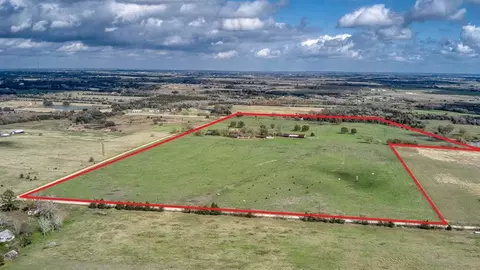 6405 Lorena Ln, Burton, TX 77835