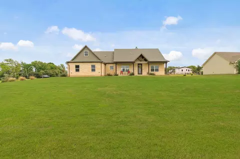 928 Azalea Dr, Franklin, TX 77856