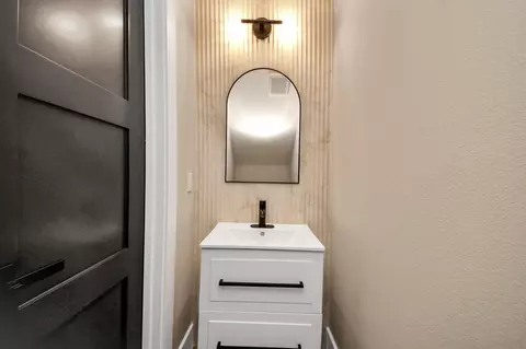 Bath - 29727 Spring Forest Dr, Spring, TX 77386 photo 3 of 4