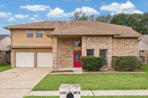 8915 Lakeside Forest Dr, Houston, TX 77088